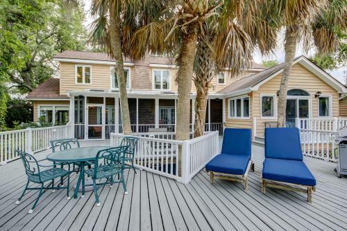 Under The Oaks - Island Living At Its Best