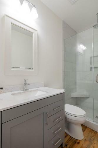 Villa Blanca Gorgeous Downtown Chs Home 3 King Bds