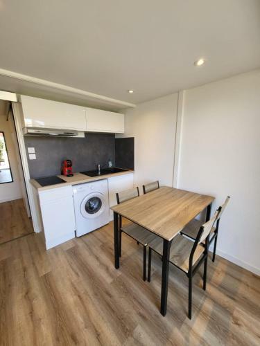 Petite Maison De Vacances Au Bord De L'eau