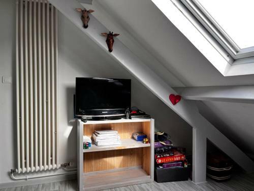 Agr�able Maison De Ville Avec Chemin�e Et Jardin