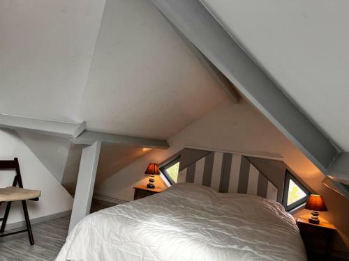 Agr�able Maison De Ville Avec Chemin�e Et Jardin