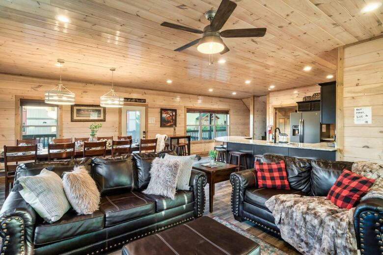 Summer Special, Mountain View, Cabin, Hottub, Game Rm, Sleeps 20