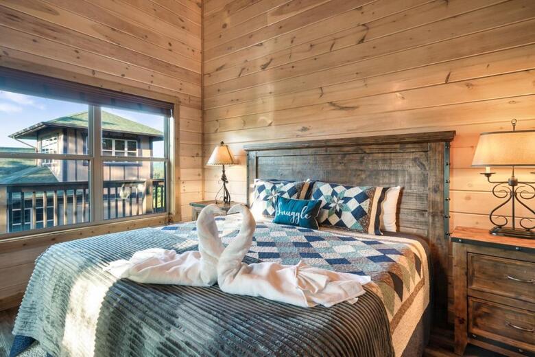Summer Special, Mountain View, Cabin, Hottub, Game Rm, Sleeps 20