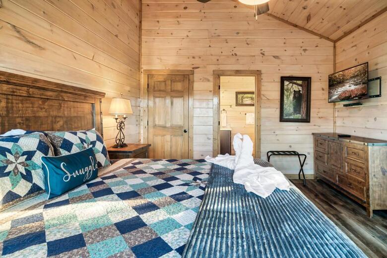 Summer Special, Mountain View, Cabin, Hottub, Game Rm, Sleeps 20