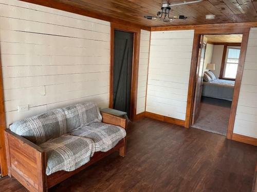 Beautiful Amp Spacious Fully Renovated Farmhouse
