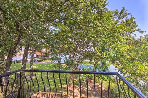 Chic Waterfront Getaway With Dock And Hot Tub!