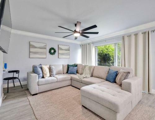 Wow, Brand New, Luxurious, At&t Dfw Home- Book Now!!!
