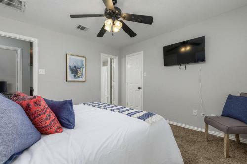Executive Family Home With Pool In Keller