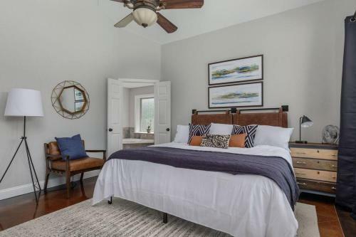 Executive Family Home With Pool In Keller