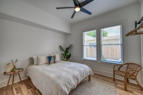 Super Cute Haus - Hot Tub-fire Pit-2 Blks To Main!