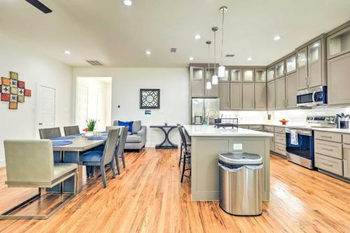 Chic And Spacious Dallas Getaway, 3 Mi To Dtwn!
