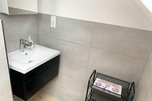 5 Bedroom Apartment In Wuppertal