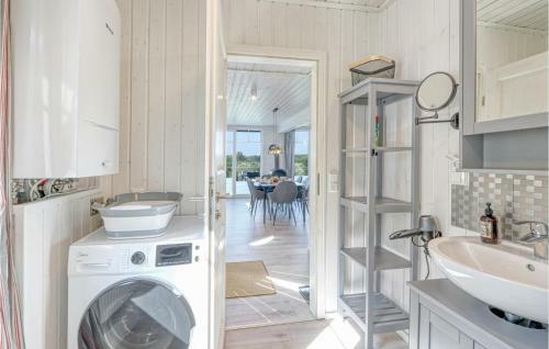 Nice Home In Zerpenschleuse With Wifi And 2 Bedrooms