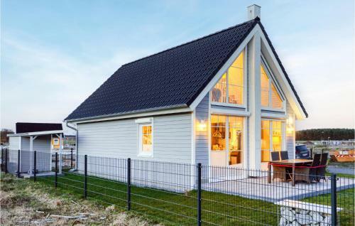 Nice Home In Zerpenschleuse With Wifi And 2 Bedrooms