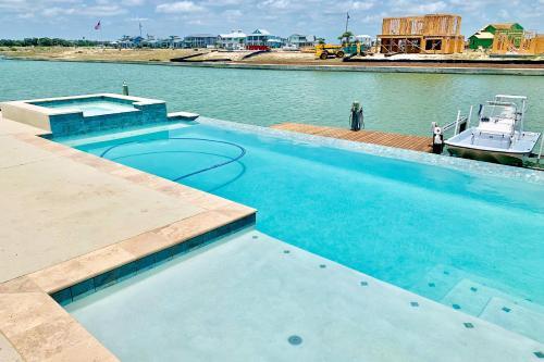 Foxtail Poolside Escape Reserve At St Charles Bay