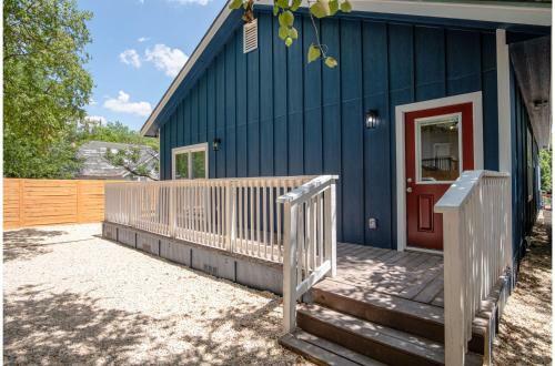 Beautiful Fenced 3br 2ba Near Exciting Downtown