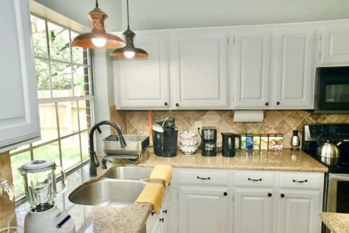 Rare Find Luxurious Cosy Home 5 Bed 3 Bath