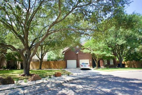 Rare Find Luxurious Cosy Home 5 Bed 3 Bath