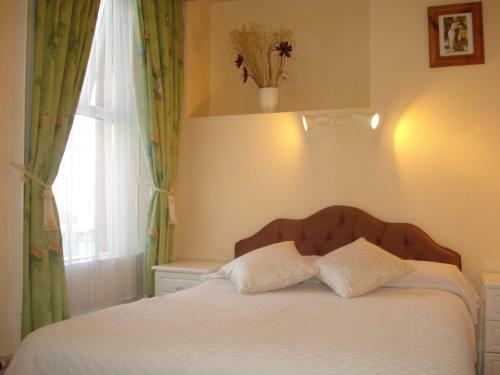Hostal St. George Guest House
