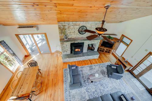 Charlie's Cabin Cabin