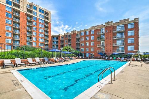 Apartamento Urban Arlington Escape With Community Pool!