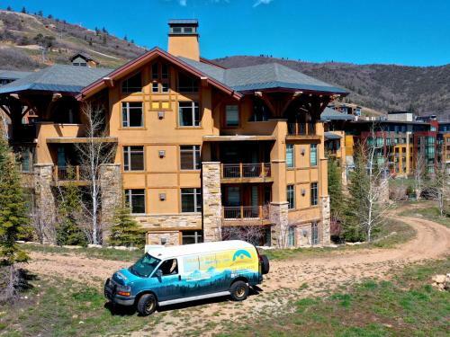 Hotel Canyons Corner Hideout