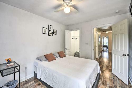 The Lucas Cheery House With Fenced Backyard!