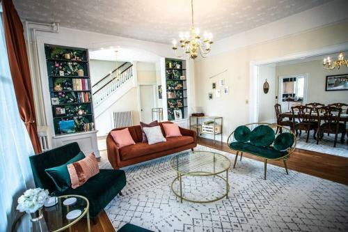 Charming 1932 Craftsman - The Bohannon House