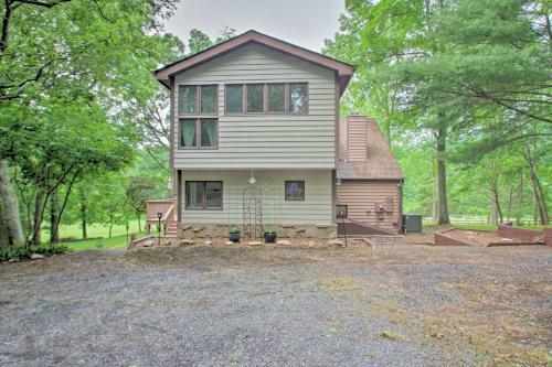 Nellysford Getaway With Canoes And Lake Access