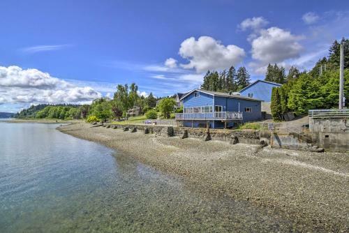 Waterfront Bremerton Getaway With Patio And Grill