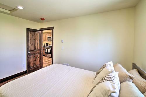 Cozy Buckley Apartment With Mount Rainer View!