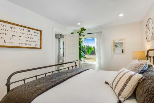 Buzz & Christa's Beach House