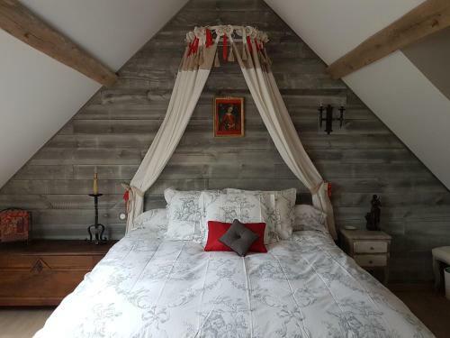 Bed & Breakfast Escapade M�di�vale Chez Jeanne Et Le Phoenix