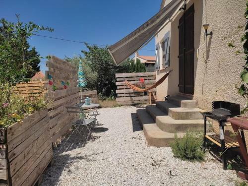 G�te "les Cigales" - Piscine Familiale