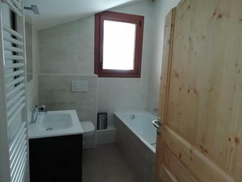 Chalet Rivendell, Morzine Sleeps 10 With Garage