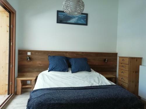Chalet Rivendell, Morzine Sleeps 10 With Garage