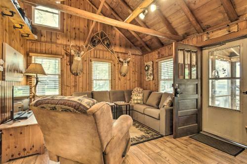 Charming Cabin With Grill And Dock - Walk To Lake