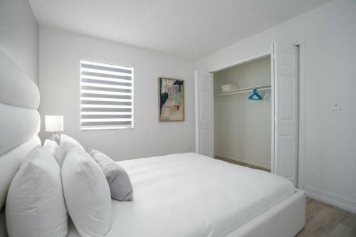 Blue Door Duplex Renovated Parking And Designed