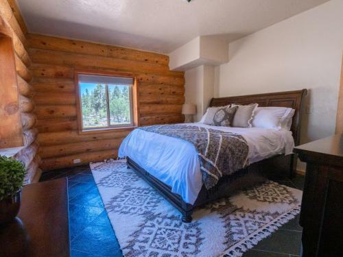 Spacious Cabin + Mountain Views + Gameroom = Sleeps 12 In Beds