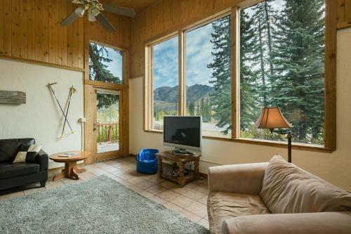 49617 Hwy 550 - Inn Full Listing