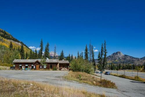 49617 Hwy 550 - Inn Full Listing