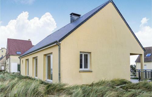 Awesome Home In Pirou-plage With 3 Bedrooms