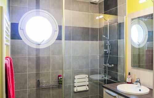 Awesome Home In Pirou-plage With 3 Bedrooms