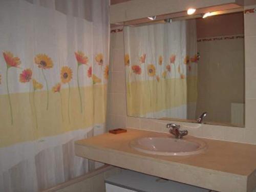 Tasteful Apartment In Rochefort With Balcony