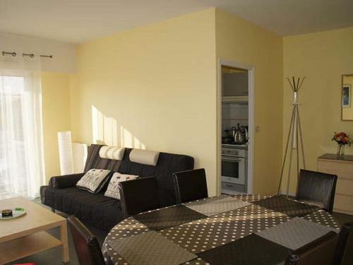 Snug Apartment In Rochefort With Balcony