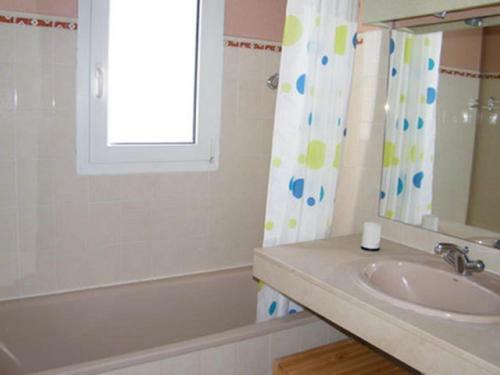 Snug Apartment In Rochefort With Balcony