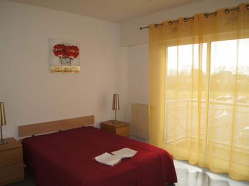 Cosy Apartment In Rochefort With Balcony