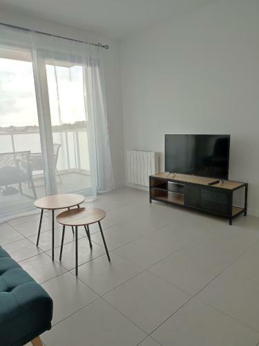 Apartamento T2 Avec Balcon Tout �quip� 300m March� Central