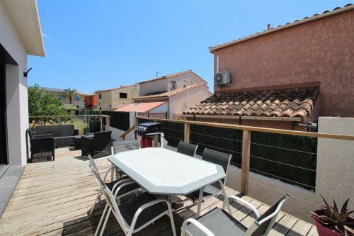 Maison 8 Personnes Proche De La Plage Et Des Commerces