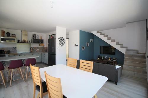 Maison 8 Personnes Proche De La Plage Et Des Commerces